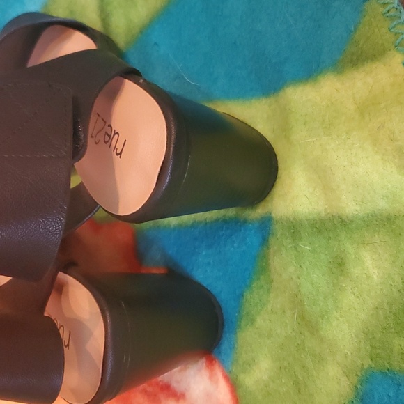 👠 Rue 21 Black 3 inch heels size 8 - Picture 5 of 6